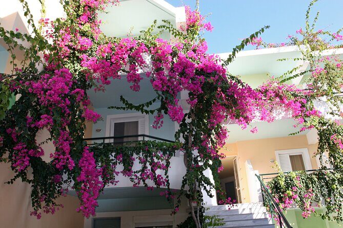 An audio tour of Rethymno: From Ancient Greece to modern times - Optional Fortezza of Rethymnon: add the ticket if you want the full payoff