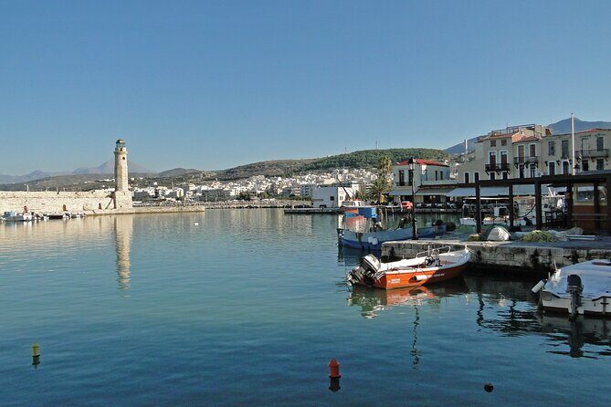An audio tour of Rethymno: From Ancient Greece to modern times - From the Egyptian Lighthouse to the Venetian Harbour: start with the waterfront mood