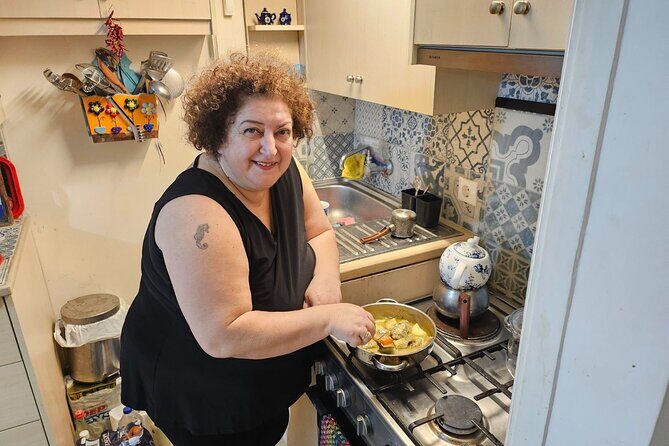 Authentic Cretan Cooking Class in Ozlem’s Home in Crete - Hands-on cooking in a home kitchen: the flow of the class