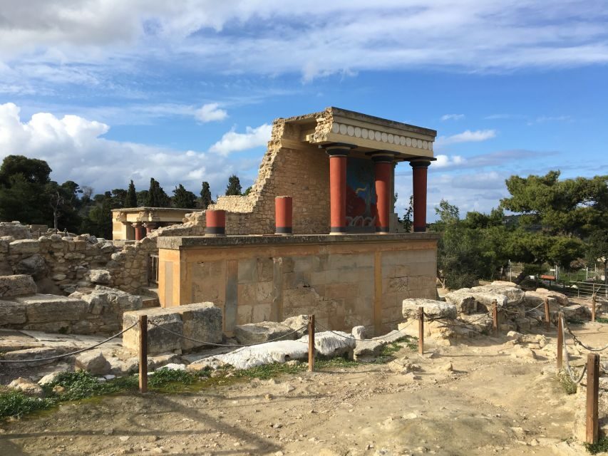 Best of Heraklion : Knossos - Arch.Museum - City tour - Heraklion City Center Walk: Venetia, Byzantines, Ottomans, and Two Famous Names