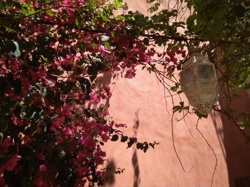 Chania Old Town: Artisans & Sightseeing Walking Tour - Old Town Chania on foot: alleys, stories, and photo spots