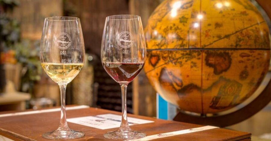 Chania: Private Guided Food and Wine Walking Tour with Lunch - Getting picked up around Chania (and why that matters)