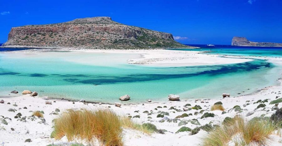 Chania & Reth: Balos with Guide and Transfer - On-board comfort: the self-service restaurant-bar and umbrella rentals