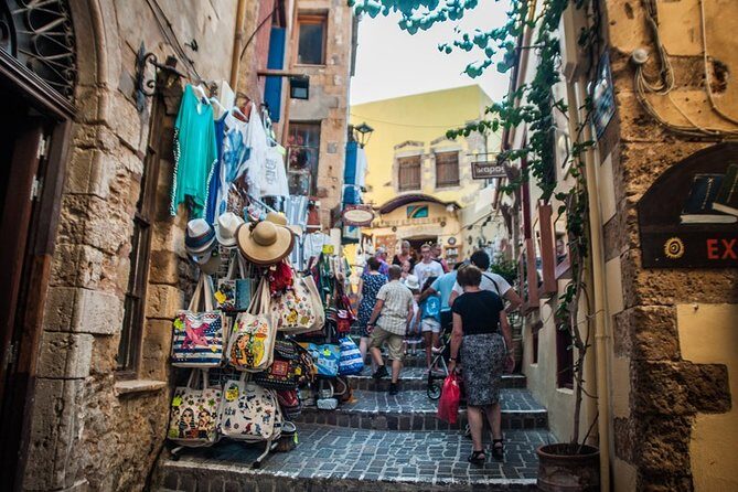 CHANIA RETHYMNON KOURNAS, full day professional guided coach tour - Comfort on the road: air-conditioned coach and snack stop