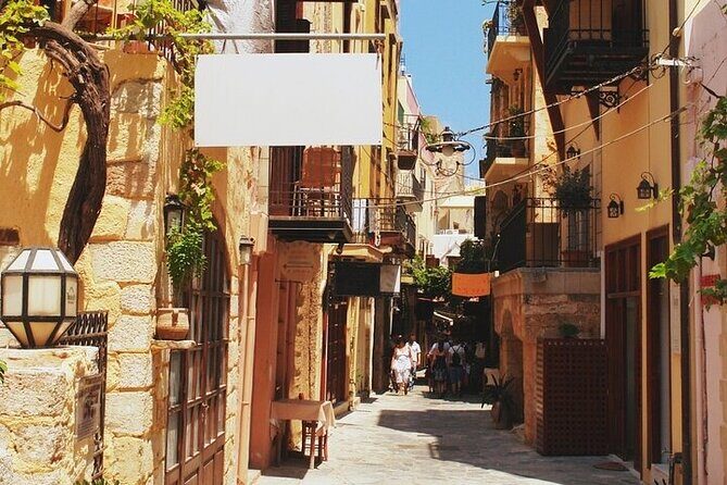 CHANIA RETHYMNON KOURNAS, full day professional guided coach tour - Group size and language: what to expect on the guide front