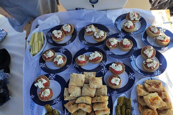 Chania shared Sailing cruise in a small group - Snacks and drinks: simple fuel that keeps the day enjoyable