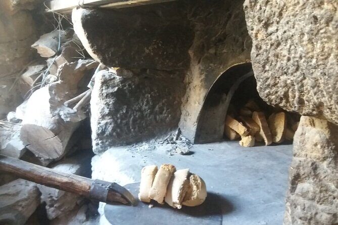 Cretan Flavors - Cooking Lessons and Wine Olive Oil Tasting - Cretan wine tasting: local grapes and what you should notice