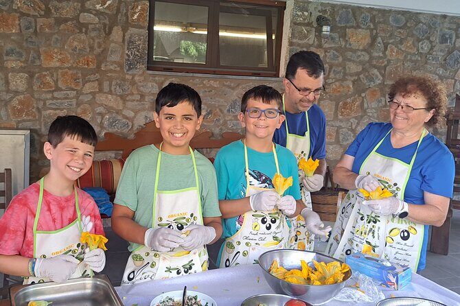 Cretan Flavors - Cooking Lessons and Wine Olive Oil Tasting - Cooking lesson with Cretan hosts: real technique, not showmanship