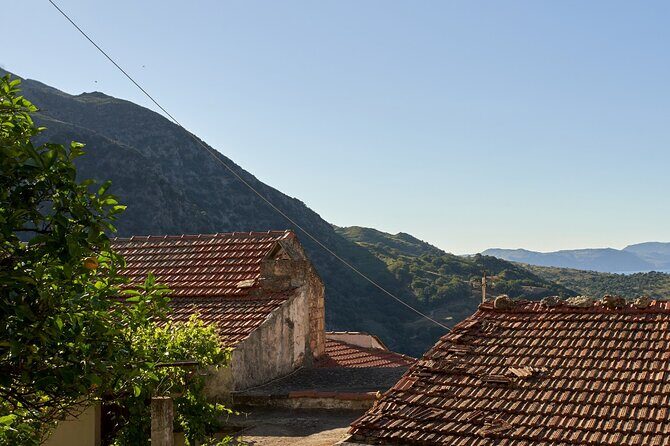 Cretan Night: Dinner & Live Show at Pano Karouzanos Village - Time on the bus: why your evening might run late