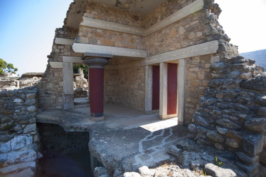 Crete: Knossos Palace and Museum Skip the line Guided tour - Time on your feet: plan for walking and heat