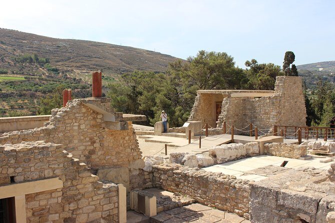 Crete Minoan Discovery Tour with Knossos Palace, Heraklion, and Live Dance Show - The Early 7:00 AM Start: Worth It, but Plan Smart