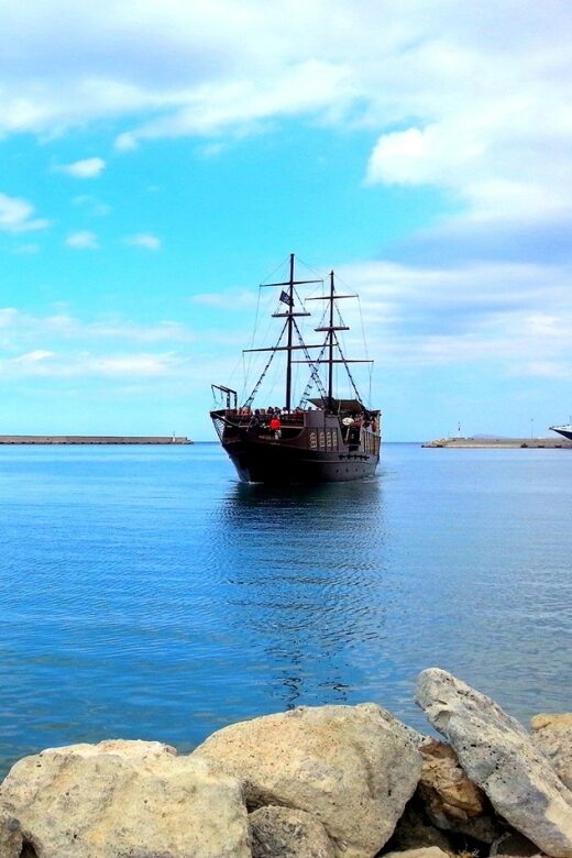 Crete:Day Trip to Rethymno City,Chania City and Kournas Lake - A One-Day West Crete Loop: Rethymno, Chania, and Kournas Lake