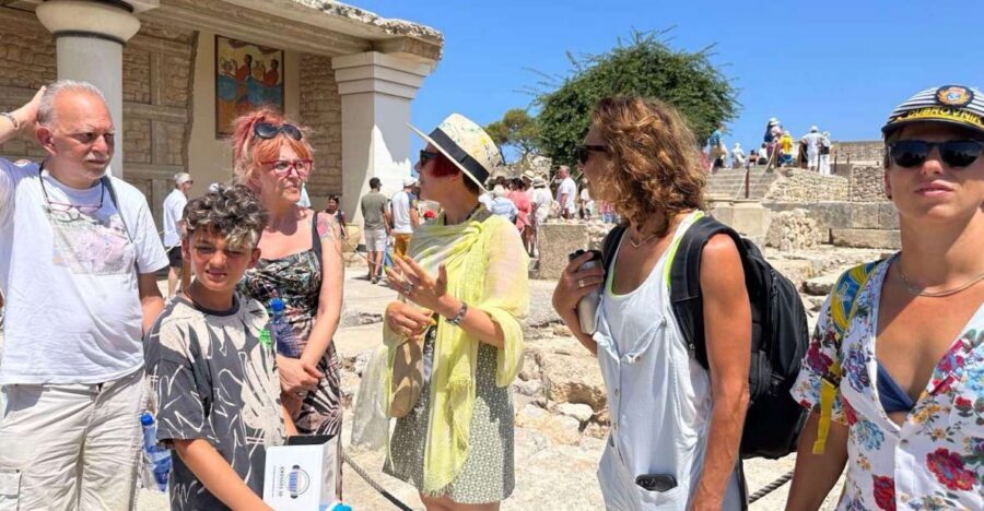 From Heraklion: Knossos Palace Entry Ticket and Private Tour - Skip-the-line entry and what 1.5 hours really covers