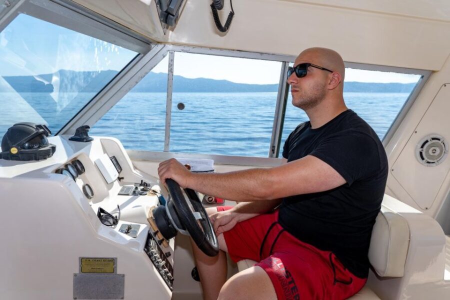From Kissamos Port: Private Boat Cruise to Balos & Gramvousa - Cruising past Gramvousa: fortress views without the hassle