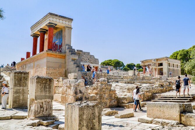Full-Day Tour Knossos and Heraklion From Chania - The guide’s role at Knossos (and why it shows up in reviews)