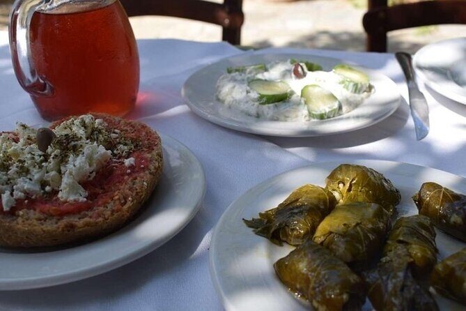 Heraklion: Cretan private cooking lesson with lunch in Arolithos - Hands-on cooking in a panoramic taverna