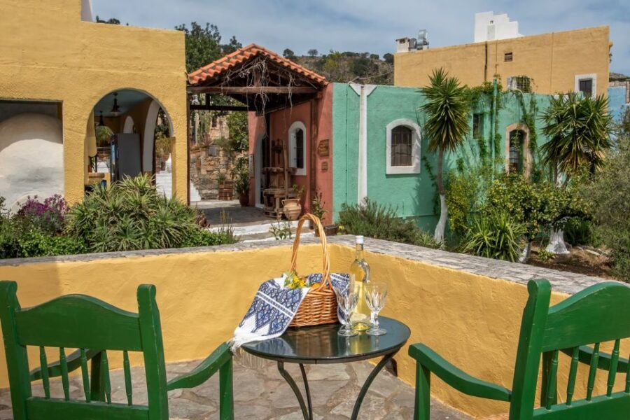 Heraklion Crete: Cretan and Greek Dance Lesson at Arolithos - Learning Cretan and Greek dances: Sousta, Zorba the Greek, and more
