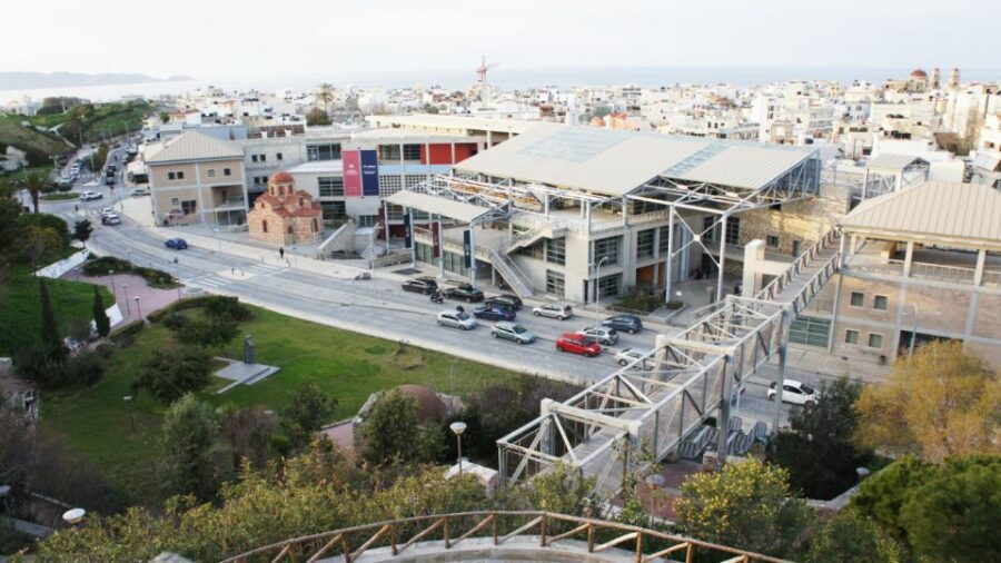 Heraklion: Family Zorba Treasure Hunt with Food Stop - Collectible Online Rewards for Sustainability, Empowerment, and Innovation