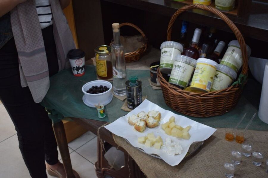 Heraklion: Gourmet Flavours Walking Tour - The One-Hour Dinner: Turning Sampling Into a Real Meal