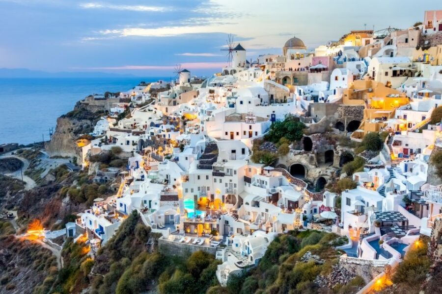 Heraklion or Ag Nikolaos: Oia & Fira Full-Day Santorini Trip - Oia at the Northern Tip: Blue-and-White Views on a Tight Schedule