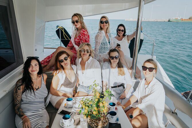 Heraklion Private Sailing Catamaran Cruise to Dia with Lunch - Lunch on board: what you’re eating and why the timing matters