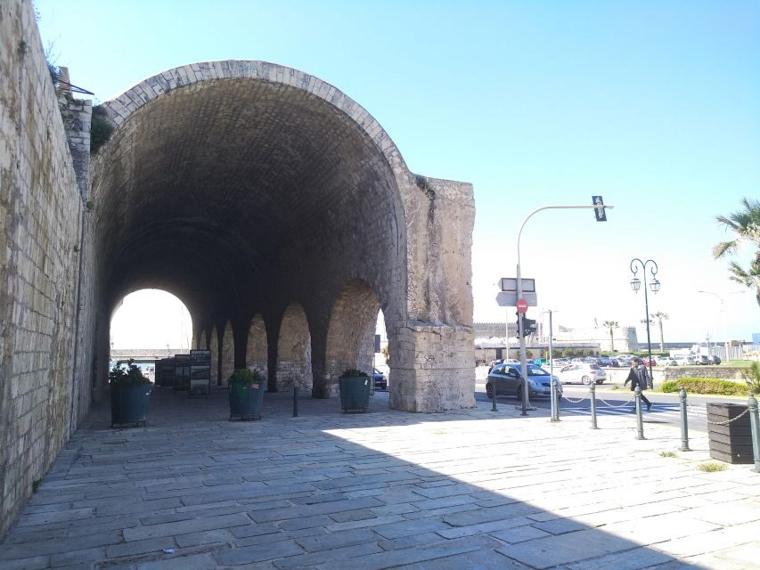 Heraklion: Walking city tour & Wine tasting - Georgiadis Park to the food market: a morning that feels local
