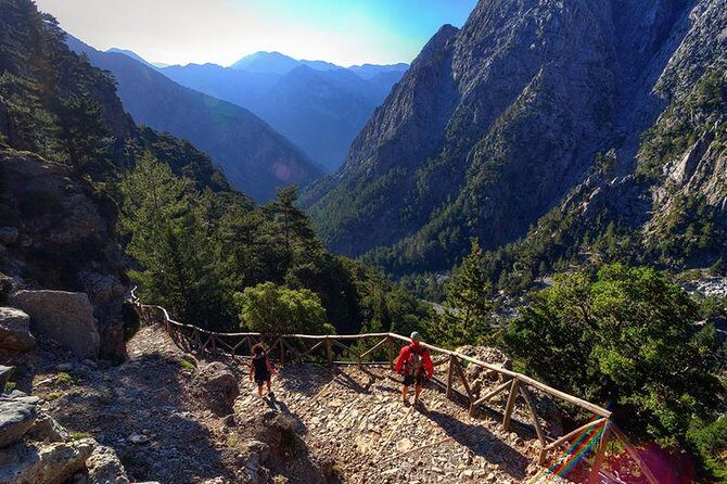 Hiking at Samaria, the longest Gorge in Europe! From Chania - Omalos Plateau to Agia Roumeli: The real hike, hour by hour