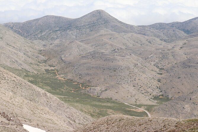 Hiking in Psiloritis Mountain (Ida Mt.) Crete - Private tour pacing and staying found: no map stress, no herd mentality
