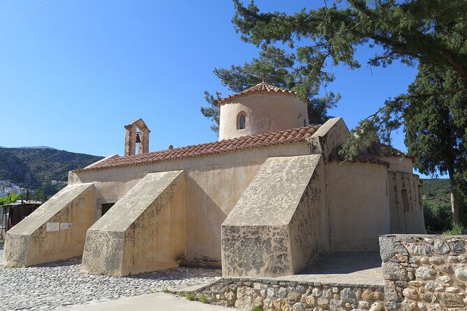 Individual travel accompaniment East Crete - What you’ll do during the day: squares, ruins, and hike time