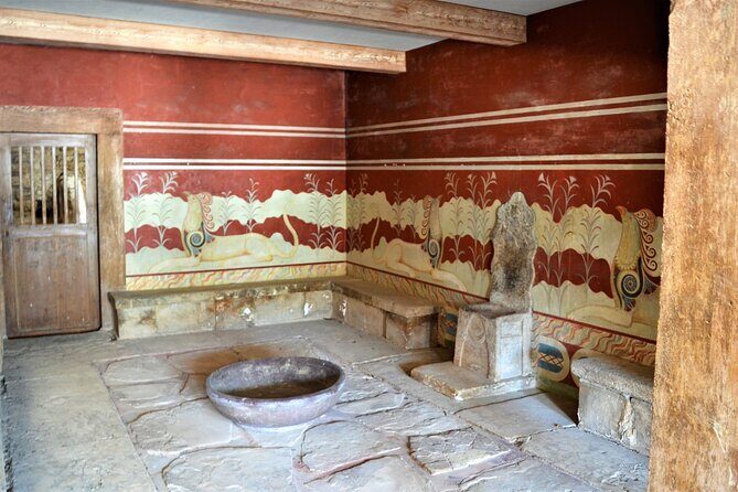 Knossos & Archaeological Museum Shared Guided Tour from Chania - Comfort, pacing, and the small-group advantage