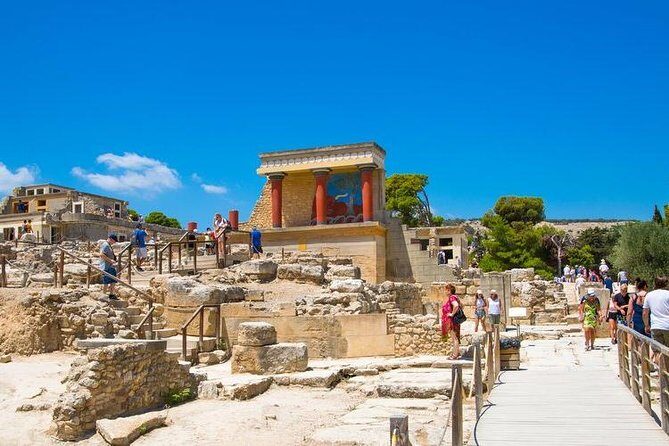 Knossos from Chania - The Tour Style: Guide, Group Size, and Timing