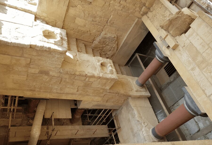 Knossos: Knossos Private Guided Tour - The Myths Behind the Stones: Minos, Labyrinth, Minotaur