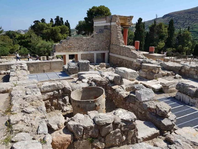 Knossos Palace and Pottery experience. Excursion Safari - Entering the Palace of Knossos Without Turning It Into a Marathon