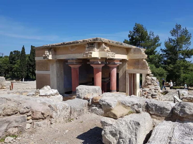 Knossos Palace and Pottery experience. Excursion Safari - Pottery Village in the Mountains: Hands-On, But Manage Expectations