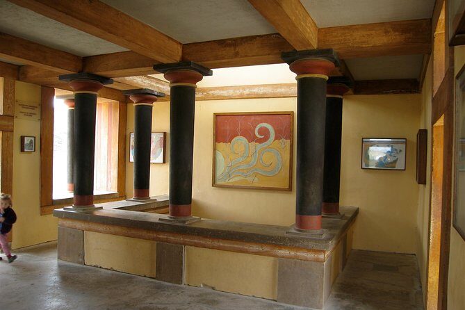 Knossos Palace guided tour - Heraklion City tour + market - Language days: English, German, or Polish depending on when you go