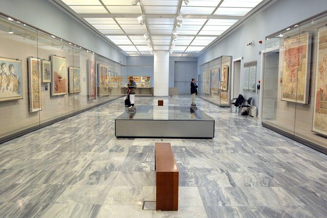 Knossos Palace & Heraklion City Tour - Entering the Palace of Knossos: Frescoes, Layout, and Shade Planning