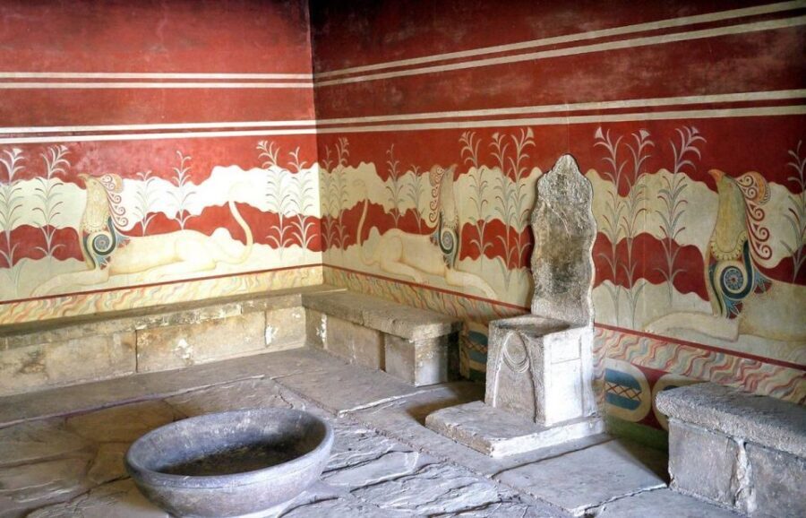 Knossos Palace & Heraklion Full-Day Tour from Chania Area - Entering Knossos Palace like you have context, not just a ticket