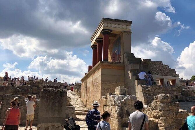 Knossos Palace ( Private Guided Tour ) - Headsets and Group Size: How You’ll Hear the Guide