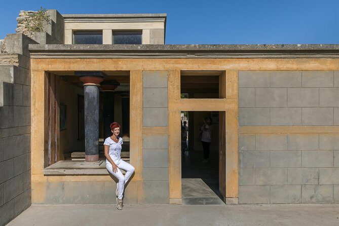 Knossos Palace - Private Tour Experience - Meeting point and on-site flow with WeGuide
