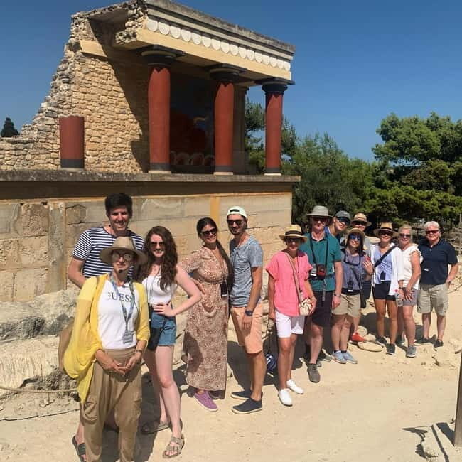 Knossos Palace ( Private tour Skip-The-Line ) - WeGuide.gr meeting point: small details that prevent stress