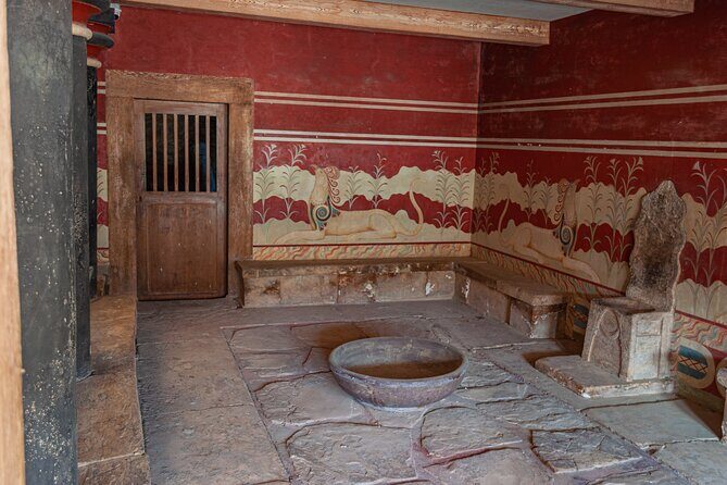 Knossos Palace Private Walking Tour - Small practical tips that make Knossos easier
