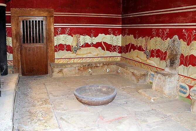 Knossos palace & the Archaeological museum of Heraklion (with Transfer) - Price and value: what you’re actually paying for