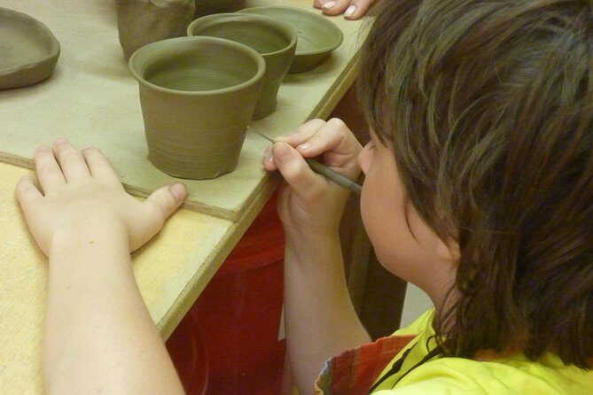 Koumoulia Ceramics / Ceramics courses - Hand-building and wheel time, with techniques you can reuse