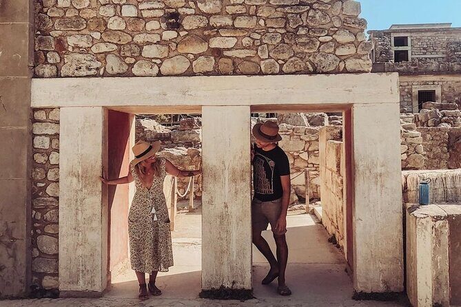 Minoan Crete from 3.000 BC: Knossos Palace & Museum with Wineries from Heraklion - Old Venetian Harbor of Heraklion: smart walking with landmarks