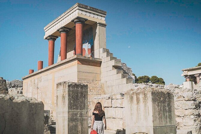 Minoan Crete from 3.000 BC: Knossos Palace & Museum with Wineries from Heraklion - Heraklion city time and Cretan food: using the guide to eat well