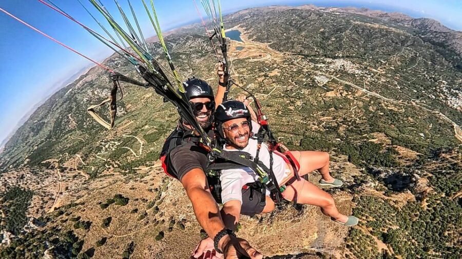 Paragliding in Chania - Wildlife moment: Careta Careta turtles from above