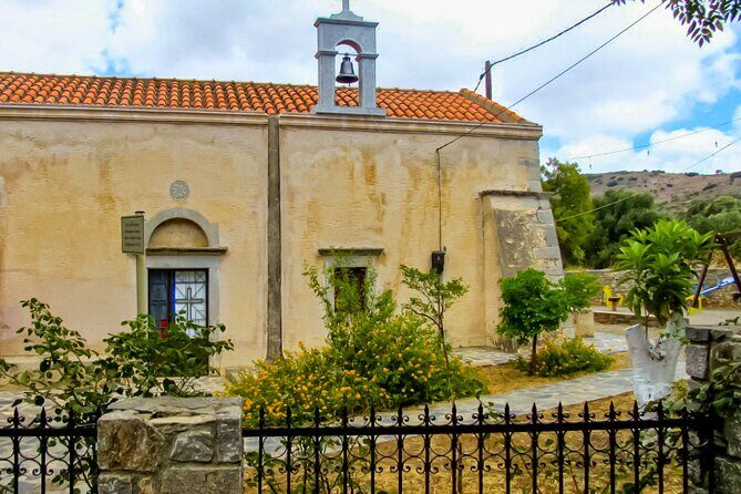 Private 6.5h shore tour to Eastern Crete from Heraklion - Agios Nikolaos plus Spinalonga viewpoint: coast views with a story