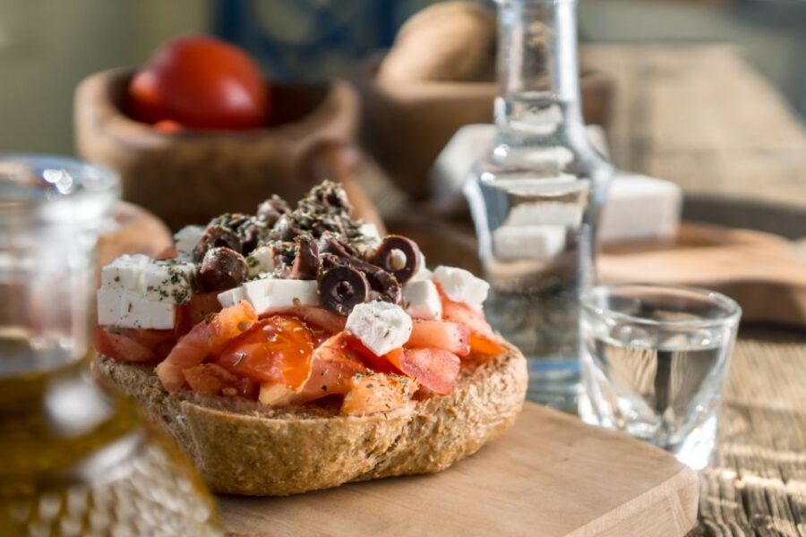 Private Knossos Skip The Line Tour inc. lunch & wine tasting - Family Winery Tasting: Six Wines and Real-World Nibbles