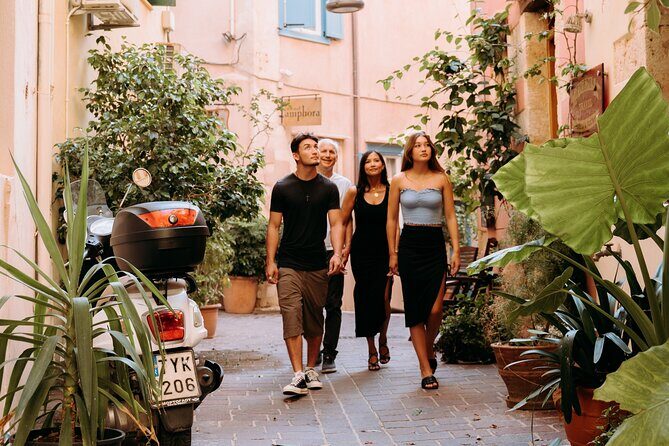 Private professional Vacation photoshoot in Chania - Who this photo shoot suits best in Chania