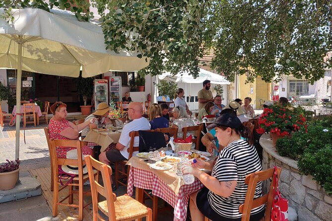 Private tasting of 6 cretan wines in Fres village, Chania - How the tasting runs: a focused 1 hour 30 minutes